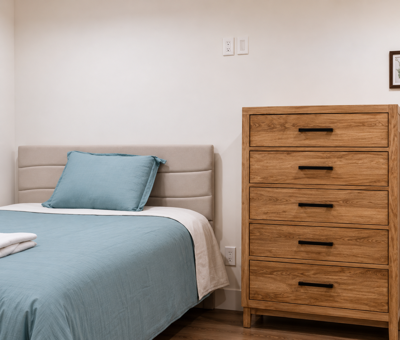 Comfortable bedroom at Double Peak Recovery